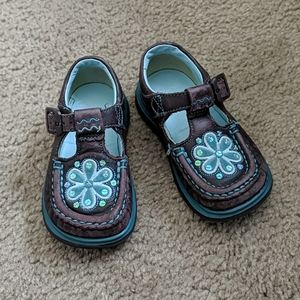 Clarks First Shoes size 6.5 Mary Janes